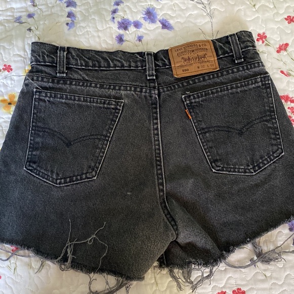 vintage levi denim shorts - Picture 2 of 3